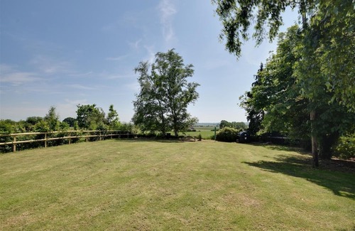 Abbess Roding Cottage | Charming Country cottage