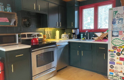 West Dover House | Quintessential Mountain Getaway