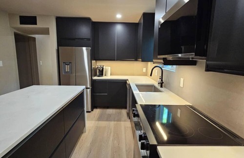 Rosewood Apartment | Modern 2 bed, 2 bath with backyard located near USC, Fort Jackson, and Prisma.