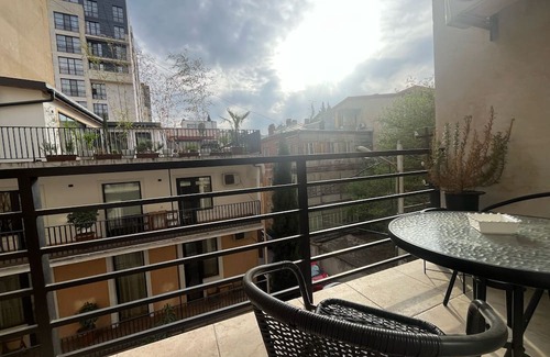 Chugureti Apartment | Maison Privé View & Comfort