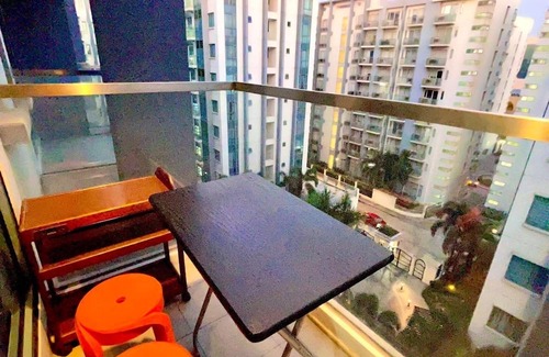 Pasay Apartment | Cozy Airport Condotel 2-3 mins away from Resorts World Manila