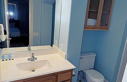 Oak Lawn Condo | Your Perfect Retreat at Lemmon 203