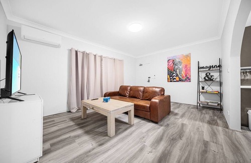 Granville Apartment | Beautiful Sunset Apt. Paradise