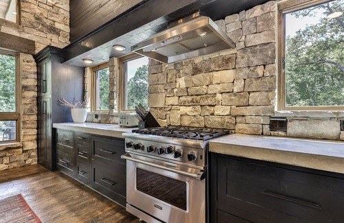 Cashes Valley Cabin | Stone Pool Lodge | Blue Ridge, GA