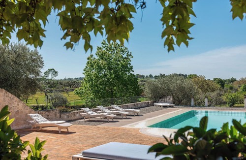 Martina Franca Villa | Original trullo, walking distance to Alberobello (UNESCO)n10m x 5m private pool.