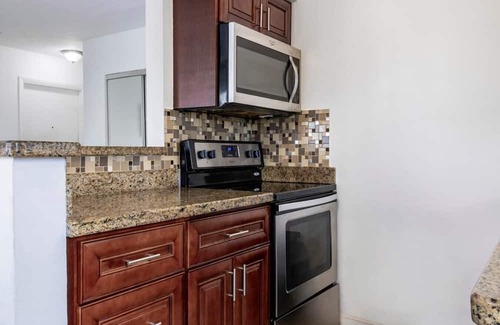 North Beach Apartment | Idyllic Coastal Studio Near Marinas and Cafes