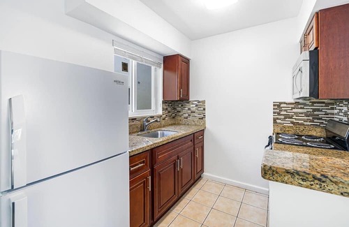 North Beach Apartment | Oceanfront Studio | Near Hollywd Boardwalk | Park