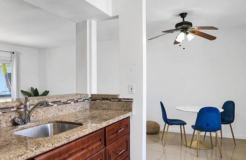 North Beach Apartment | Waterfront Studio | Hollywood Boardwalk | Pool