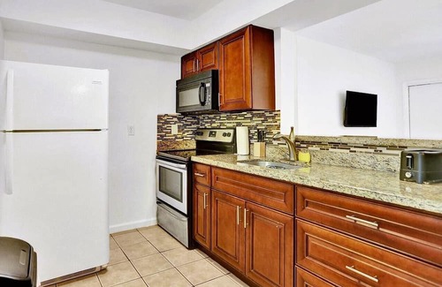 North Beach Apartment | Hollywood Studio | Near Boardwalk | Free Parking
