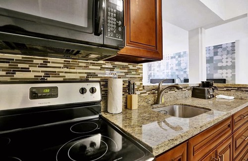 North Beach Apartment | Hollywood Studio | Near Boardwalk | Free Parking