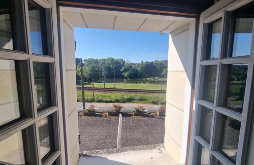 Saint-Julien-de-Chedon Apartment | 5-person apartment with terrace, garden access, pet-friendly garage.