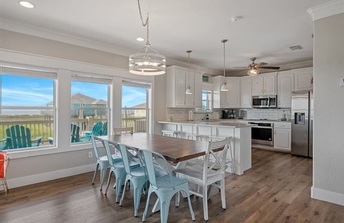 Crystal Beach House | B3 Sand Ranch: 4 BR, 3 BA House in Crystal Beach, Sleeps 14