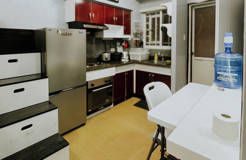 Ermita Condo | Family Room in MNL near Ocean Park, Intramuros, Luneta, US Embassy