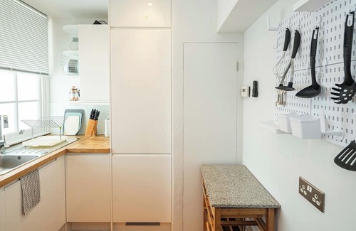 St. Pancras Apartment | Modern 1-Bed Flat in Central Bloomsbury