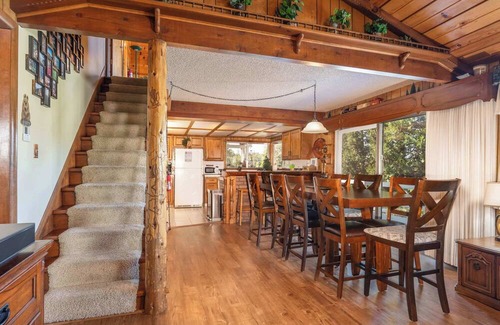 Bass Lake House | Franklin's Place at Bass Lake Yosemite with Boat Dock