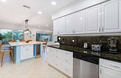 East Fort Lauderdale House | Walking from the beach 3Br Villa