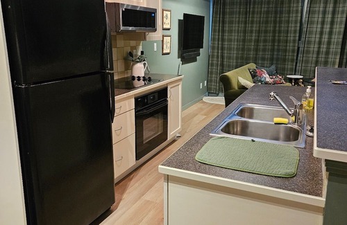 North Central Edmonton Apartment | The Novel Nook in the Brewery District close to Downtown