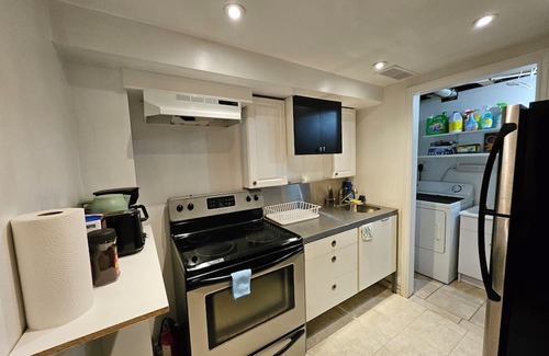 Courtice House | Gorgeous Walkout Basement Apartment Fully Furnished, Seperate Entrance.