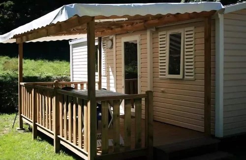 Oust House | MOBIL-HOME USTOU: 1 shower room with covered terrace sleeps 4