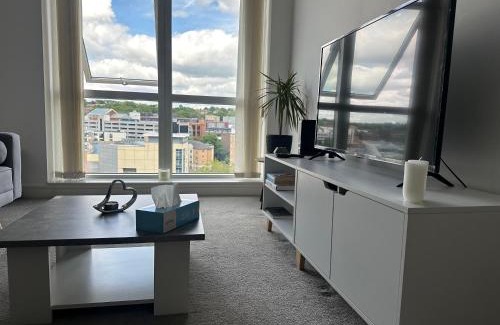 Hemel Hempstead Apartment | Luxury Apartment - City Centre Sleeps 4
