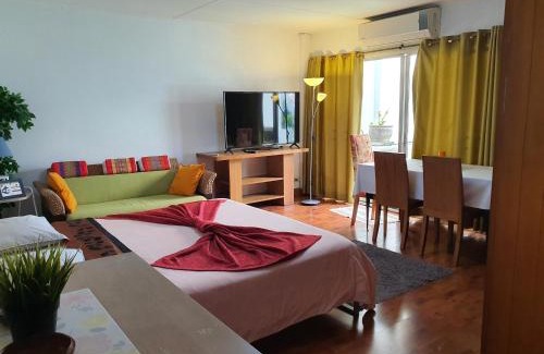 Thanon Phaya Thai Hostel | The Chan Vacation Home