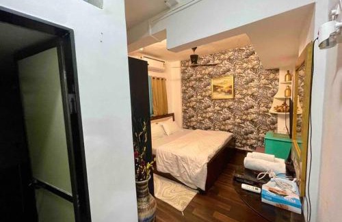 Pali Hill Apartment | 2 Bedroom Apartment near Olives Bandra