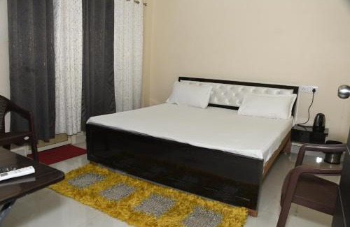 Varanasi House | HOTEL DAKSHIT IN