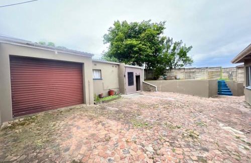 Berea House | 127 Montgomery Drive