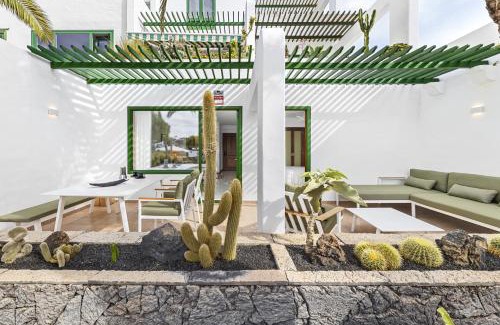 Costa Teguise Apartment | Casahost Salted House Beachfront
