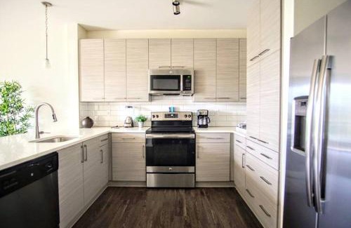 Fourth Ward Apartment | League Flats Uptown at West Trade Street