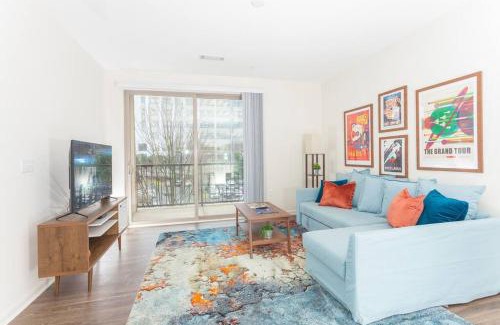 Fourth Ward Apartment | League Flats Uptown at West Trade Street