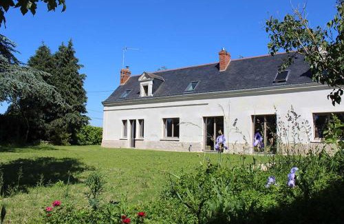 Les Rosiers-sur-Loire House | Gîte écologique, nature, détente et sauna
