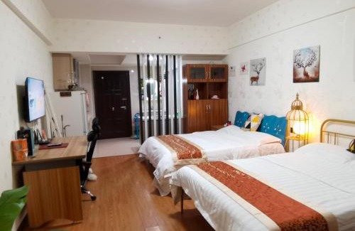 Qiao Kou Apartment | Wuhan Downtown Apartment - Hankou Core Deluxe Suite for 4 People