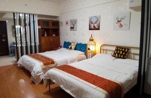 Qiao Kou Apartment | Wuhan Downtown Apartment - Hankou Core Deluxe Suite for 4 People