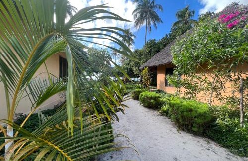 Mafia Island Bed & Breakfast | New Afro Beach Bungalows