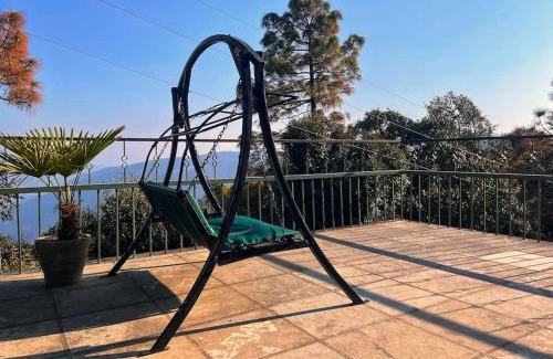 Shimla House | Master Bedroom Near Chail Sanctuary Woodrose Est