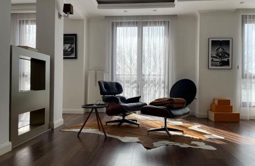 Tata Apartment | The Old Lake Suite - Tata