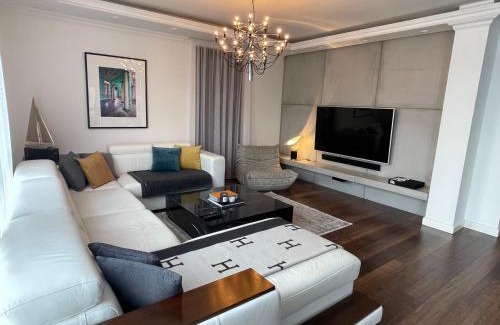 Tata Apartment | The Old Lake Suite - Tata