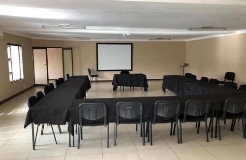 Mahikeng House | Sikelo GuestHouse