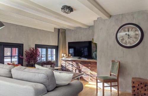 Burgwallen Nieuwe Zijde Bed & Breakfast | LaneStay DamSquare