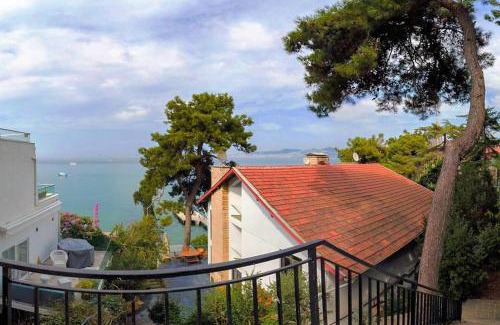 Adalar Villa | The Lucky Dreamer