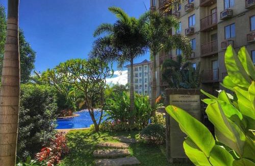 Matandang Balara Apartment | LAROSSA IN CAPITOL HILLS, ZUZUARREGUI STREET CORNER CAPITOL HILLS DRIVE