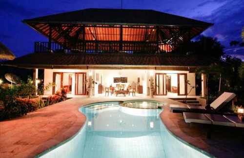 Dencarik Villa | Villa Beranda, 2 floor villa, private pool, garden and housekeeper in Lovina, Bali