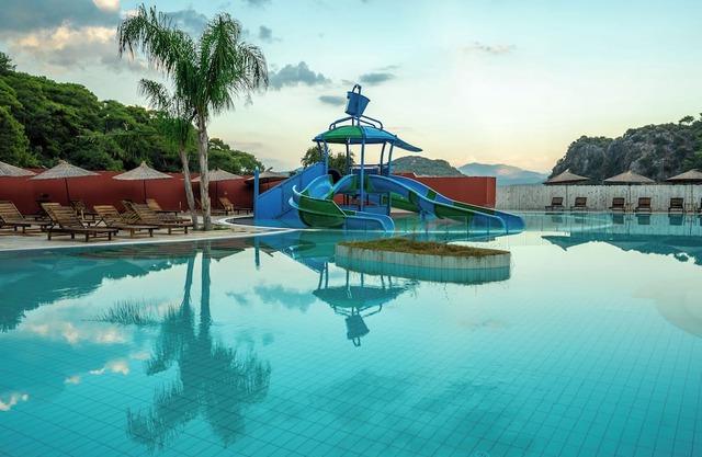 SULTAN PALAS OTEL