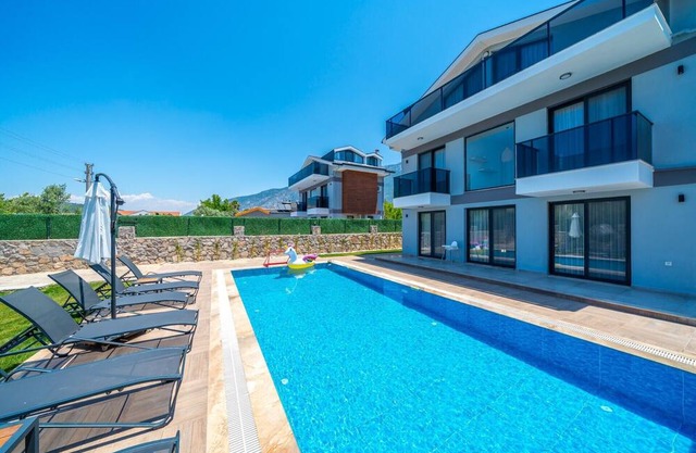 Oludeniz 3 Bedroom Villa - 8020