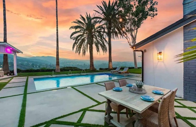 Stunning Views Home Resort, Mountains and Golf Course View, Open Floor Plan