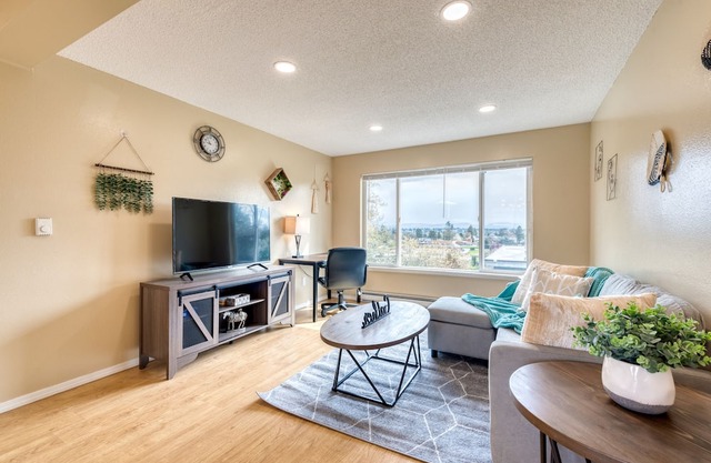 Cascade Vue 32 BY Betterstay: 2BR | SeaTac | Southcenter