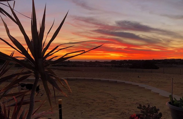Sunset Haven Private & Relaxing Retreat in Rural Location 10mins from the city.