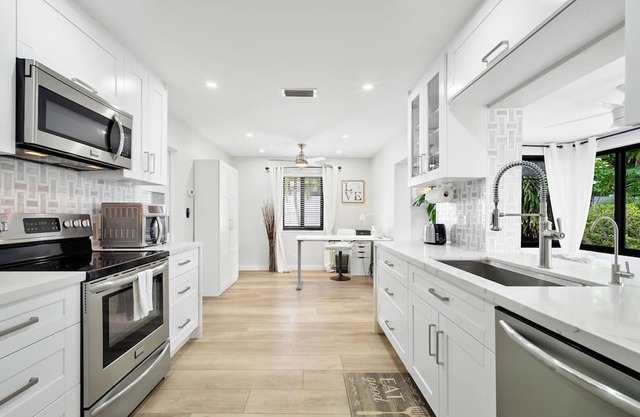 Charming 2BR/2BA Oasis with Stunning Water Views
