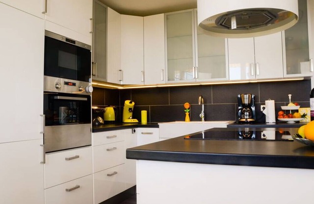 In the singer's house, a modern retreat